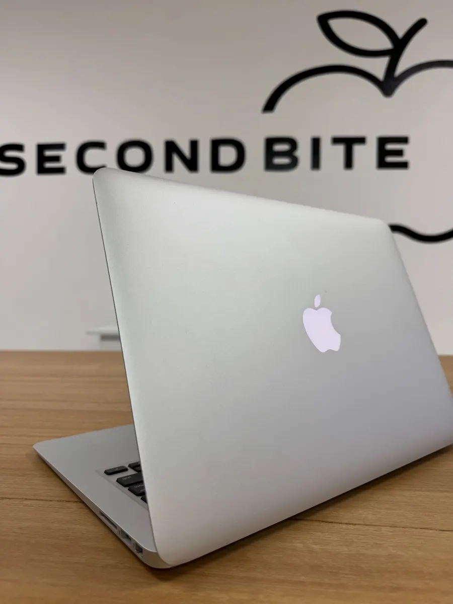 MacBook Air 13.3" (2015) — fotografía representativa 2